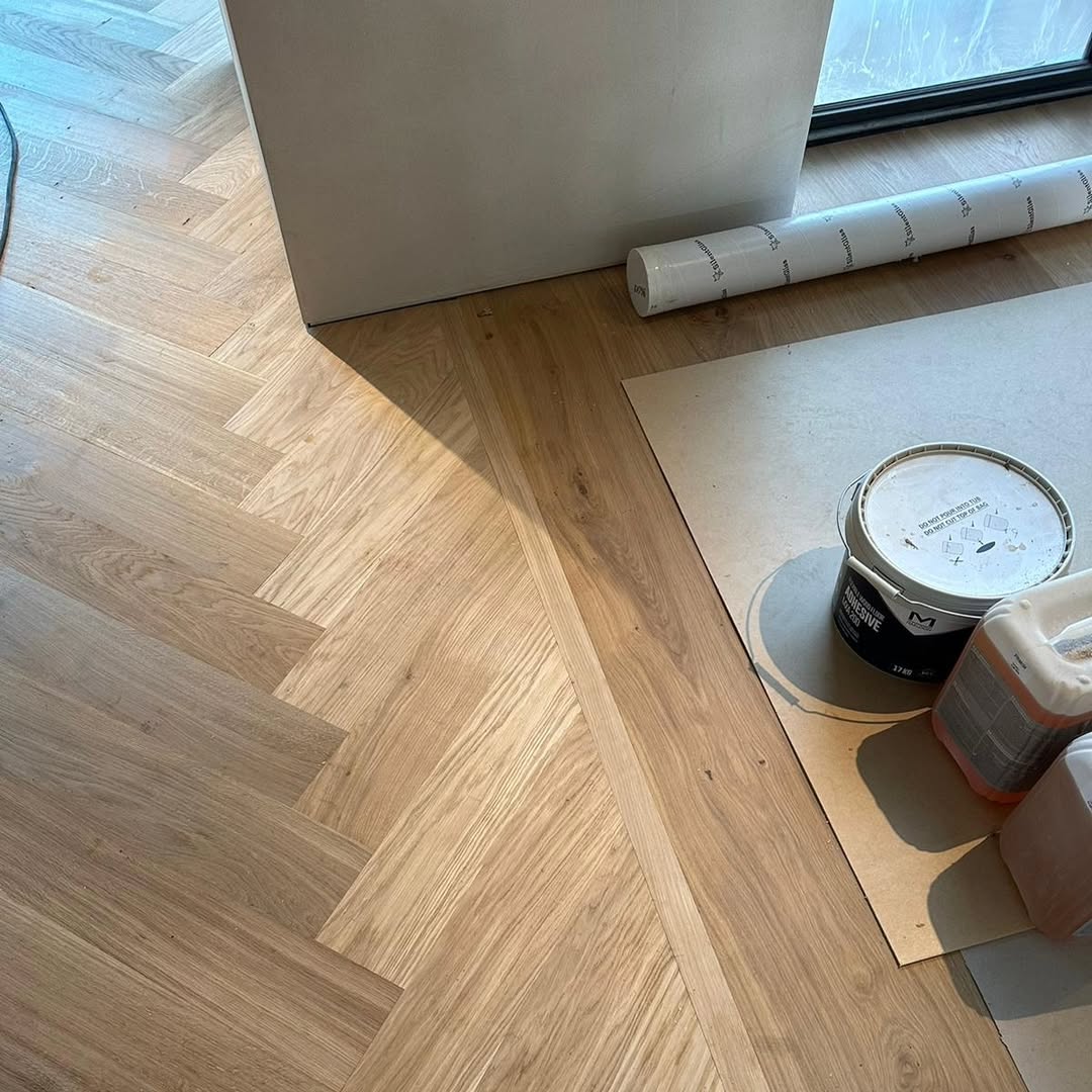 Snapinst.app_439748807_758715269734856_4063852989873707381_n_1080 Applying Protective Coat to Wood